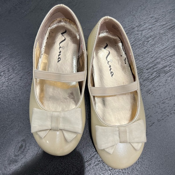 🎀💛Nina💛🎀Girls Gold Bow Ballet Flats Size 9 - Picture 1 of 8